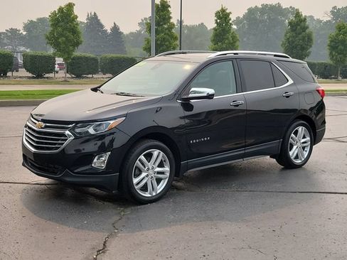 Used 2018 Chevrolet Equinox Premier FWD image 2