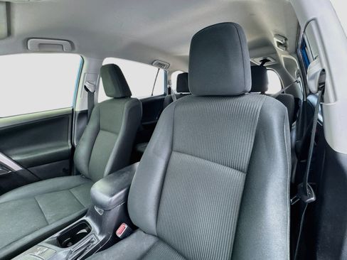 Used 2018 Toyota RAV4 LE w/ All Weather Liner Package FWD image 13