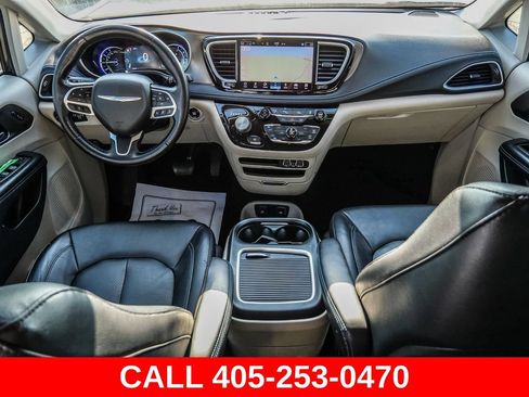 Used 2021 Chrysler Pacifica Touring-L FWD image 54