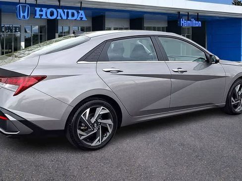Used 2024 Hyundai Elantra SEL w/ Convenience Package FWD image 8
