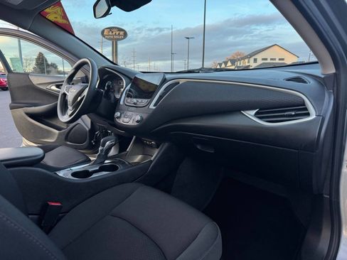 Used 2024 Chevrolet Malibu LS image 31