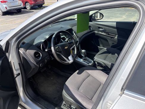Used 2014 Chevrolet Cruze LT FWD image 12