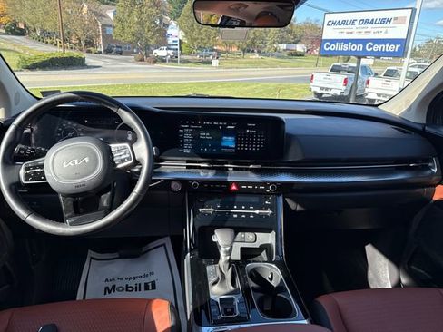 Certified 2024 Kia Carnival SX Prestige image 12