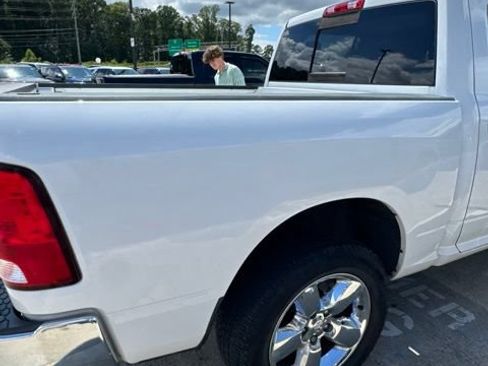 Used 2017 RAM 1500 Big Horn AWD/4WD image 37