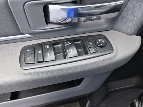 Used 2016 RAM 1500 SLT AWD/4WD image 11