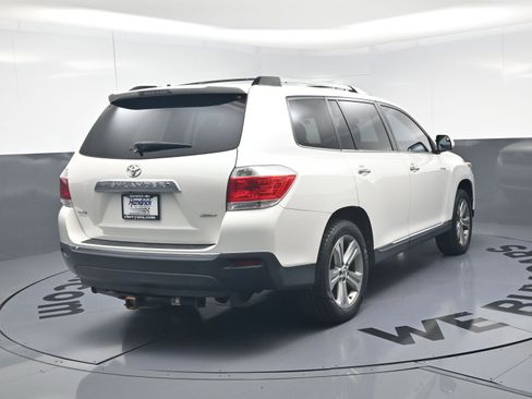 Used 2011 Toyota Highlander Limited w/ Tow Pkg AWD/4WD image 9