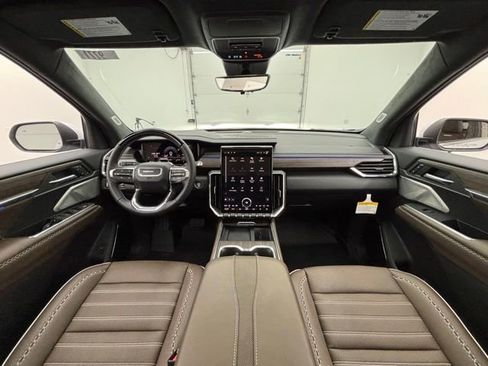 New 2026 GMC Acadia Denali Ultimate w/ LPO, Floor Liner Package AWD/4WD image 3