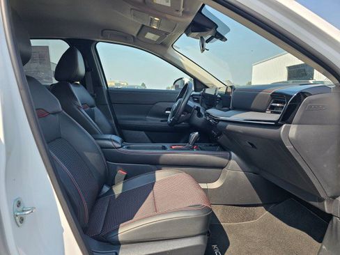 Certified 2025 Nissan Kicks SR AWD/4WD image 10