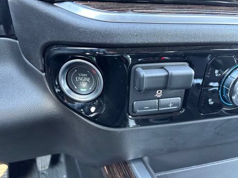 Used 2025 GMC Sierra 1500 Elevation AWD/4WD image 26