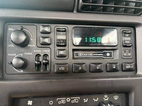 Used 1998 Jeep Wrangler Sahara image 32