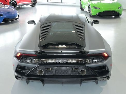 Used 2023 Lamborghini Huracan EVO RWD image 9