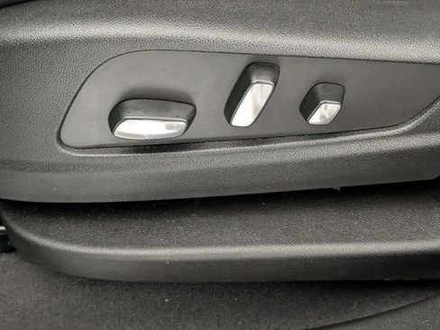 Used 2025 Cadillac XT5 Premium Luxury image 15