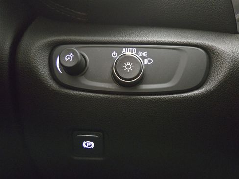 Used 2019 Chevrolet Blazer Premier AWD/4WD image 26