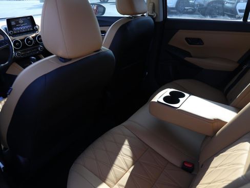 Used 2025 Nissan Sentra SV w/ SV Premium Package image 16