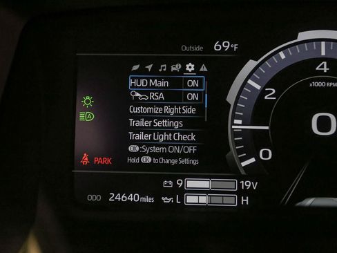 Used 2025 Toyota Tundra Platinum AWD/4WD image 41