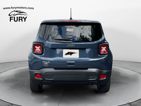 Used 2023 Jeep Renegade Latitude AWD/4WD image 4