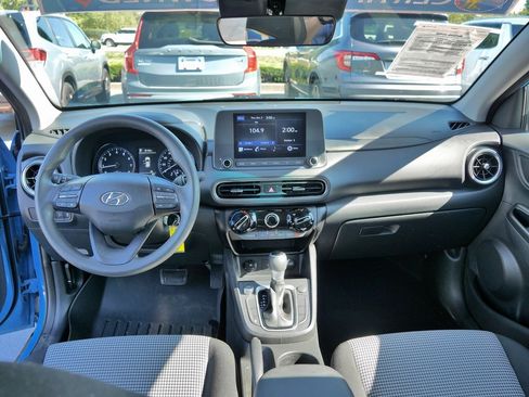 Used 2022 Hyundai Kona SE w/ Cargo Package image 17
