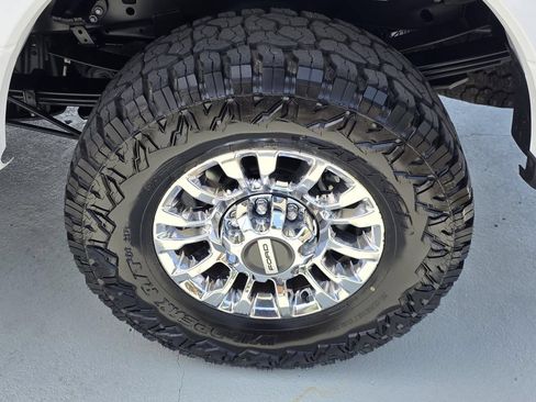 Used 2022 Ford F250 Lariat w/ Lariat Ultimate Package AWD/4WD image 44