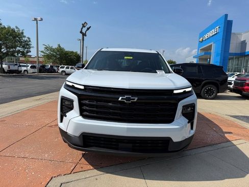 New 2026 Chevrolet Traverse LT w/ Midnight/Sport Edition FWD image 2