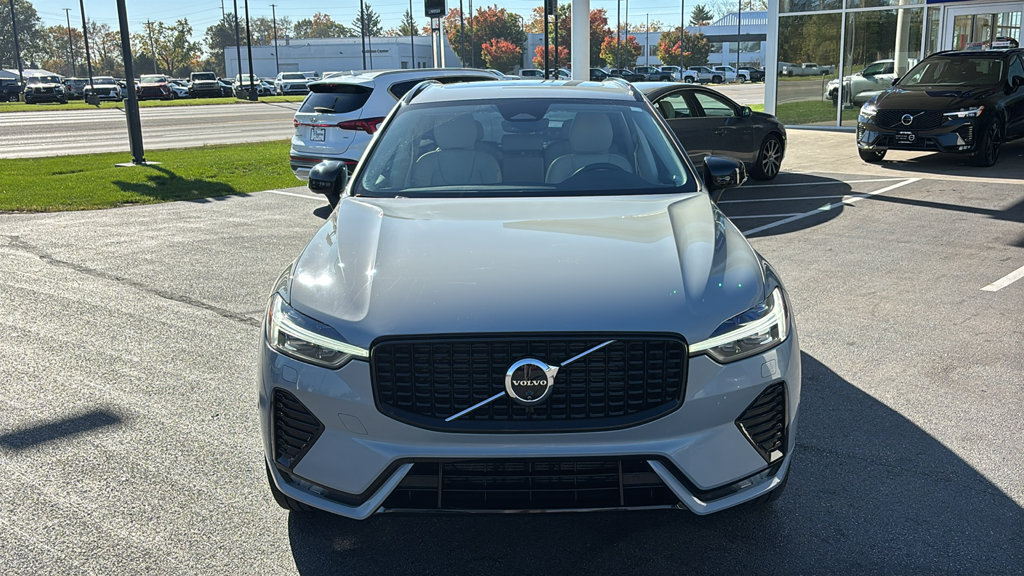 Certified 2025 Volvo XC60 B5 Plus w/ Climate Package AWD/4WD image 6
