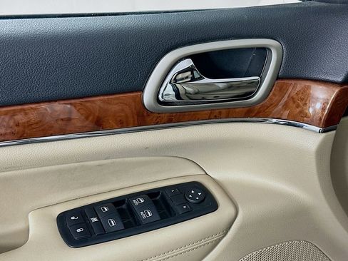 Used 2011 Jeep Grand Cherokee Limited w/ Luxury Group II AWD/4WD image 24