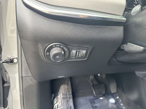 Used 2023 Jeep Compass Limited w/ Sun and Sound Group AWD/4WD image 23