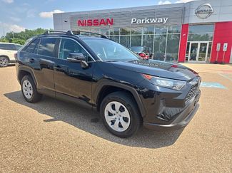Used 2020 Toyota RAV4 LE w/ All Weather Liner Package AWD/4WD video 1