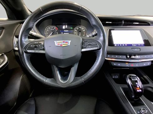 Used 2023 Cadillac XT4 Premium Luxury AWD/4WD image 5