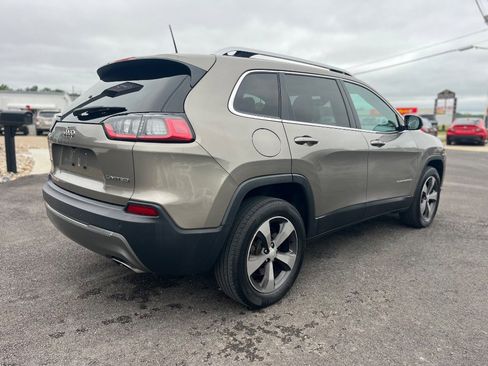 Used 2019 Jeep Cherokee Limited AWD/4WD image 5