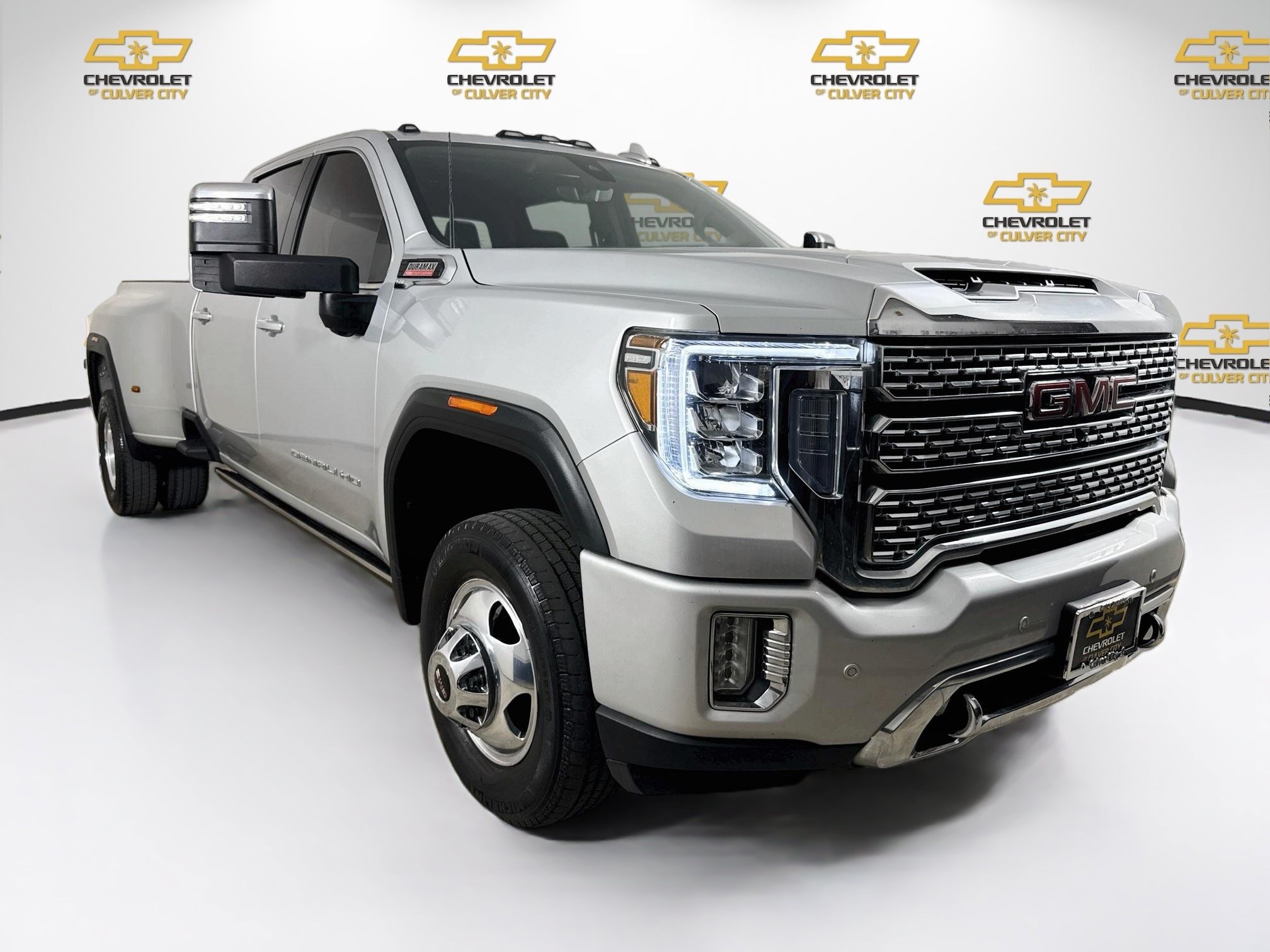 Used 2023 GMC Sierra 3500 Denali w/ Denali Ultimate Package AWD/4WD image 1
