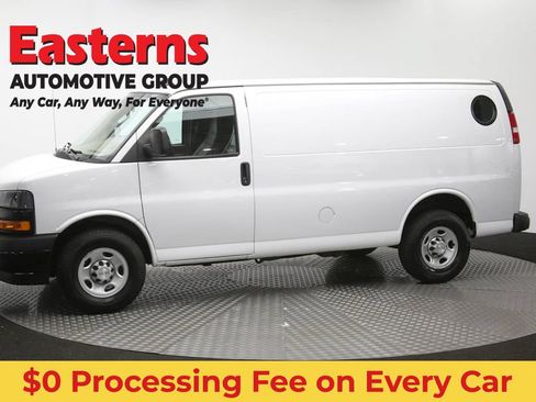 Used 2021 Chevrolet Express 3500 w/ Driver Convenience Package RWD image 54