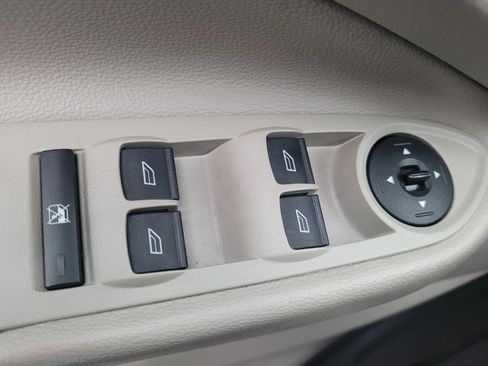 Used 2018 Ford Escape SE w/ SE Sync 3 Package image 27