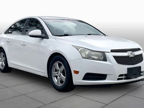 Used 2014 Chevrolet Cruze LT FWD image 2