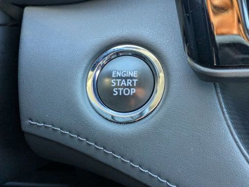 Used 2023 Toyota Highlander XLE image 31