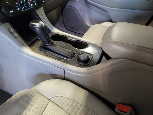 Used 2019 GMC Acadia SLT FWD image 26