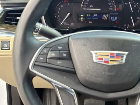Used 2017 Cadillac XT5 FWD image 28