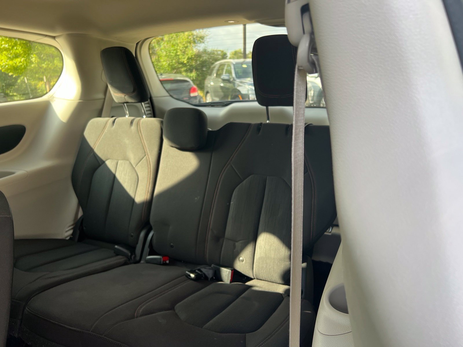 Used 2018 Chrysler Pacifica Touring Plus w/ Tire & Wheel Group FWD image 20