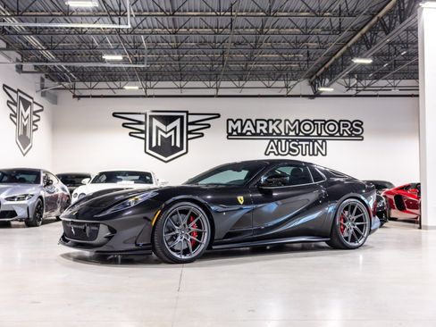 Used 2021 Ferrari 812 GTS RWD image 1