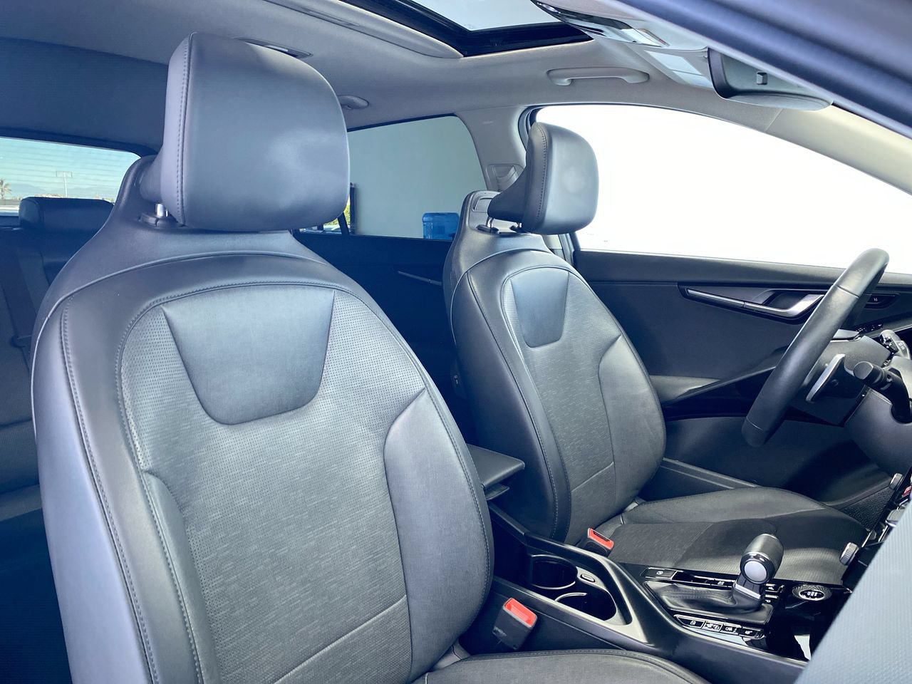 Certified 2024 Kia Niro FWD image 32
