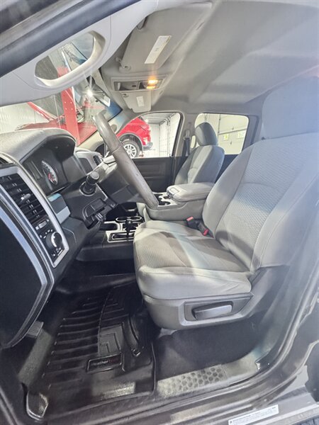 Used 2018 RAM 3500 Tradesman w/ Chrome Appearance Group AWD/4WD image 13