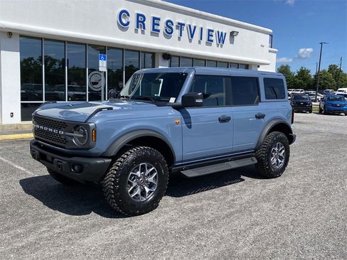 New 2025 Ford Bronco Badlands image 5