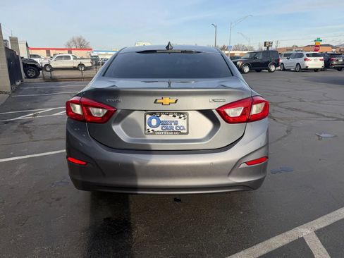 Used 2018 Chevrolet Cruze Premier w/ Enhanced Convenience Package image 4