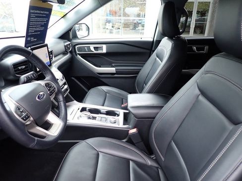 Certified 2022 Ford Explorer XLT w/ Equipment Group 202A image 12