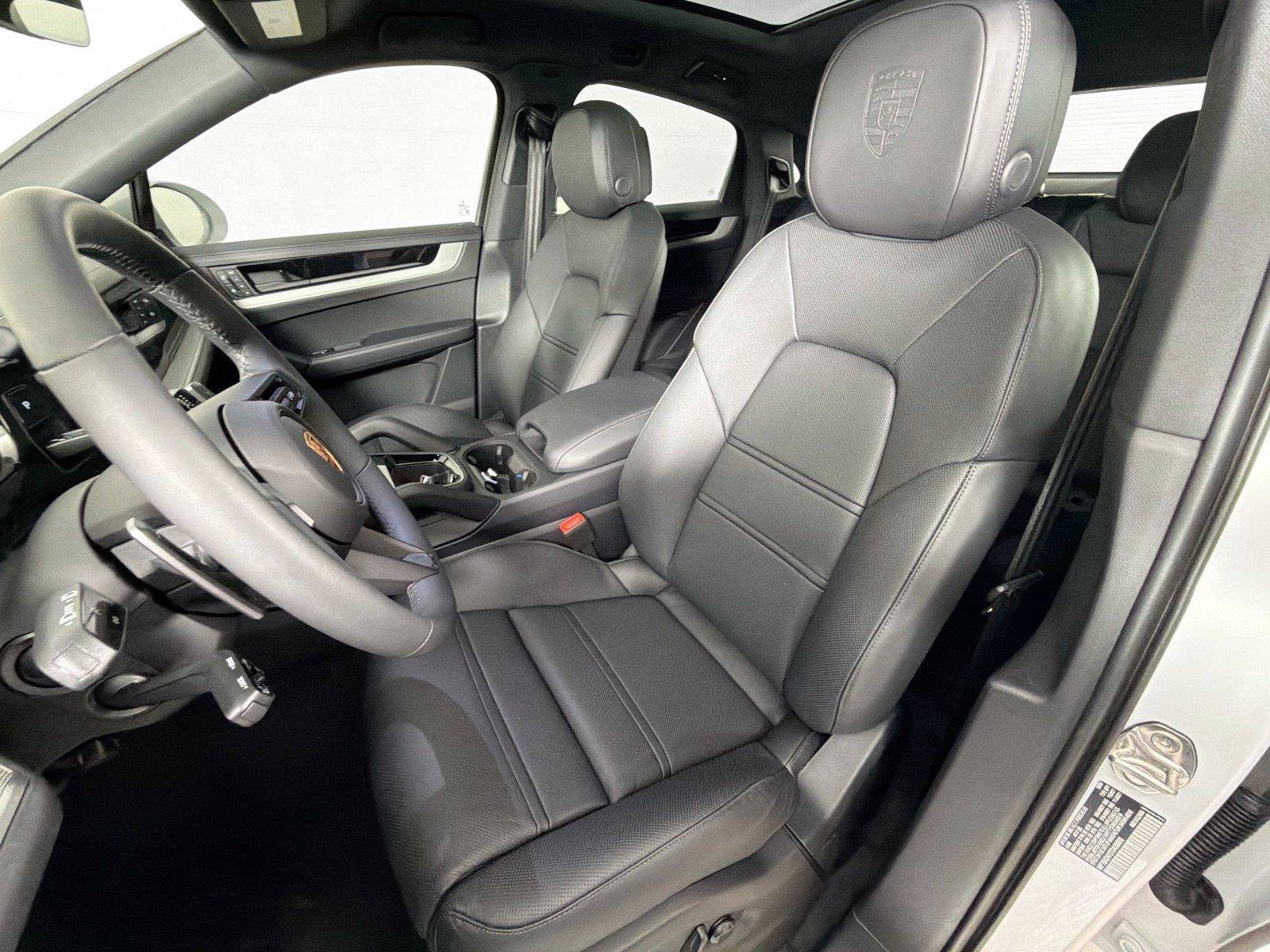 Used 2026 Porsche Cayenne Coupe AWD/4WD image 5