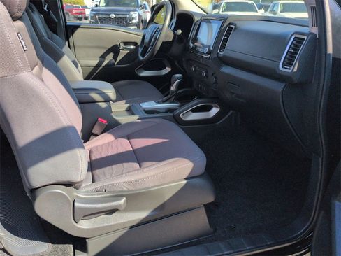 Used 2024 Nissan Frontier SV w/ Technology Package image 19