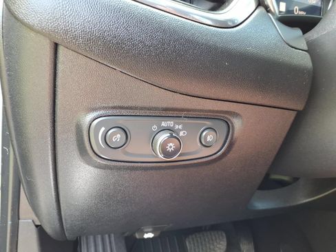 Used 2019 Chevrolet Equinox Premier AWD/4WD image 19