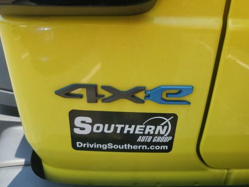 Used 2023 Jeep Wrangler Unlimited w/ Cold Weather Group image 13