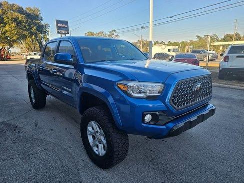 Used 2018 Toyota Tacoma SR5 AWD/4WD image 8