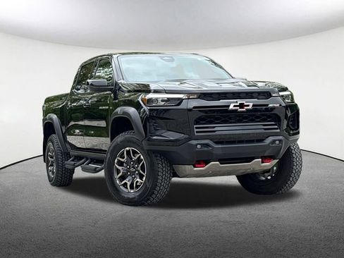 Used 2024 Chevrolet Colorado ZR2 AWD/4WD image 2