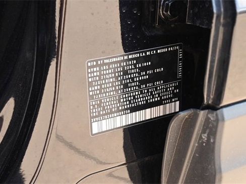 Certified 2024 Volkswagen Taos SE image 29